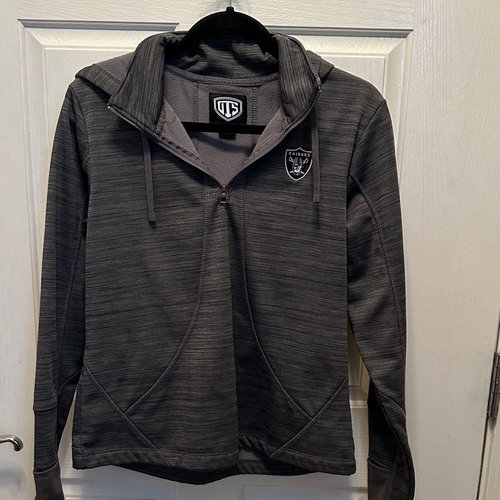 Raiders Gray Fleece Women’s Hoodie with Embroidered Logo Size M